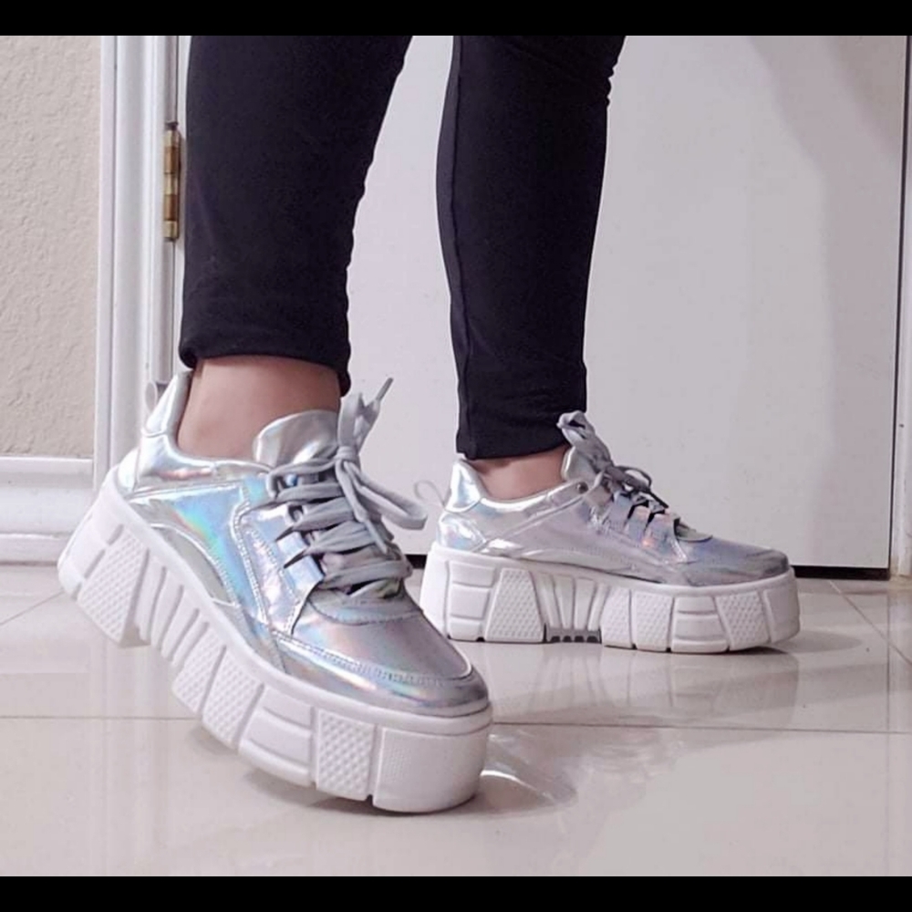 Sneakers - Picture 3 of 3